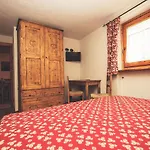 L'or D'echallogne - D'hotes فندق مبيت وإفطار 4*