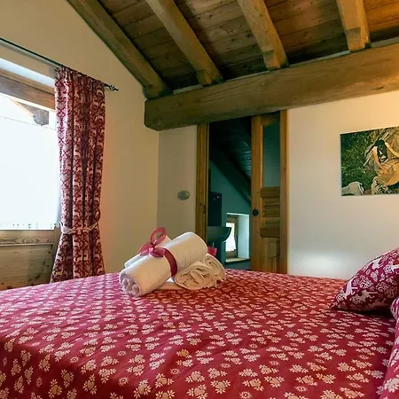 L'or D'echallogne - D'hotes Bed & Breakfast
