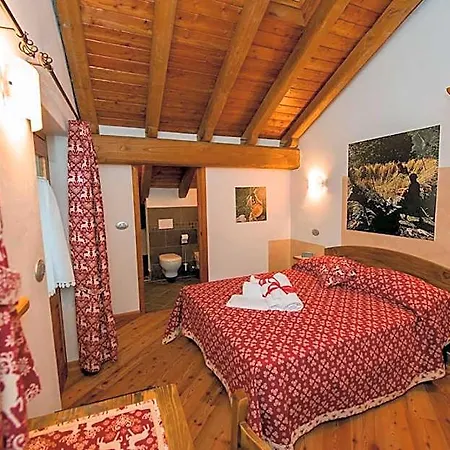 L'or D'echallogne - D'hotes 住宿加早餐酒店 4*