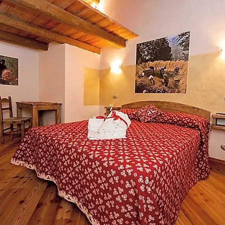 L'or D'echallogne - D'hotes 住宿加早餐酒店 4*